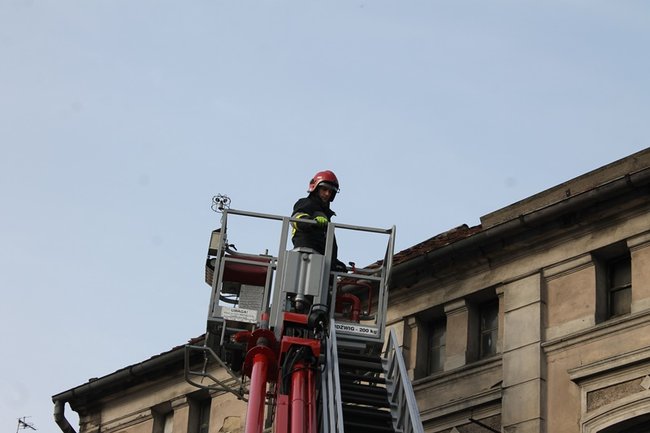 Dachówki sparaliżowały miasto - zdjęcia
