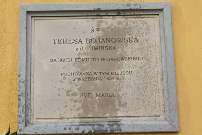 Biskup odsłonił tablicę - zdjęcia