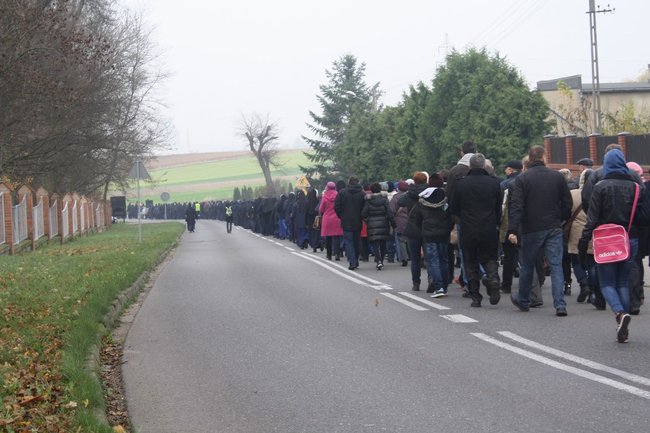 Biskup odsłonił tablicę - zdjęcia