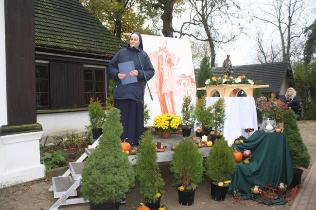 Biskup odsłonił tablicę - zdjęcia