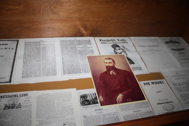 Biskup odsłonił tablicę - zdjęcia