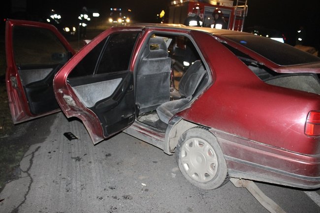 Trzy osoby ranne w wypadku - zdjęcia