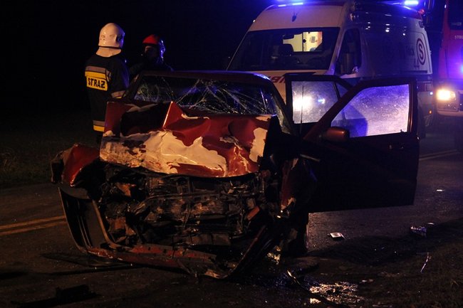 Trzy osoby ranne w wypadku - zdjęcia