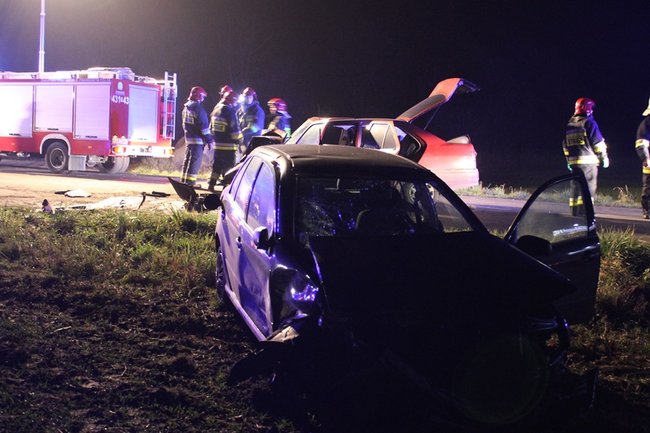 Trzy osoby ranne w wypadku - zdjęcia