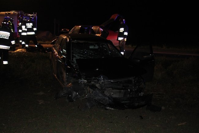 Trzy osoby ranne w wypadku - zdjęcia