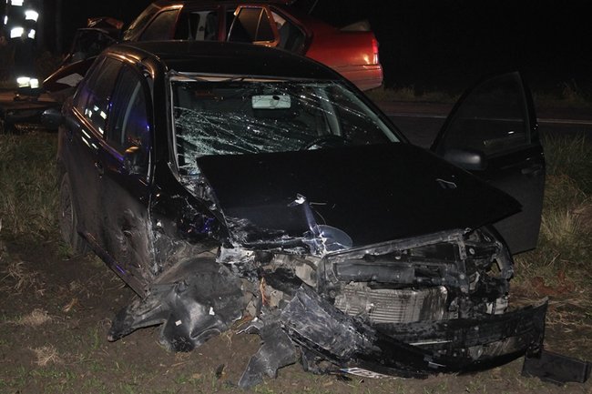 Trzy osoby ranne w wypadku - zdjęcia