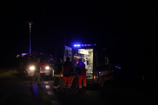 Trzy osoby ranne w wypadku - zdjęcia