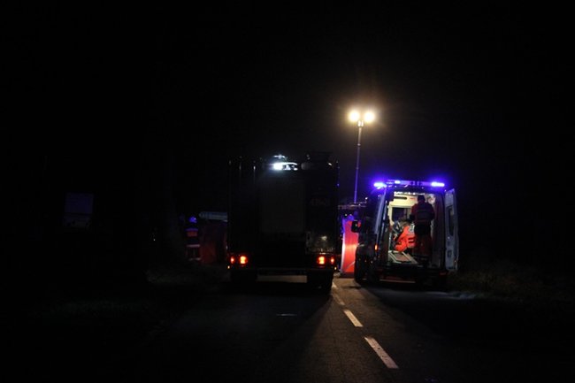 Trzy osoby ranne w wypadku - zdjęcia