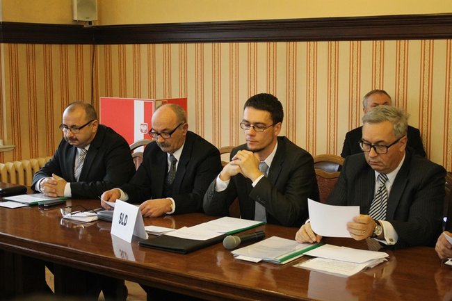 Kulak: Szanujemy wynik wyborów - zdjęcia