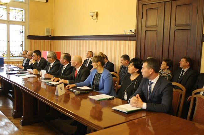 Kulak: Szanujemy wynik wyborów - zdjęcia