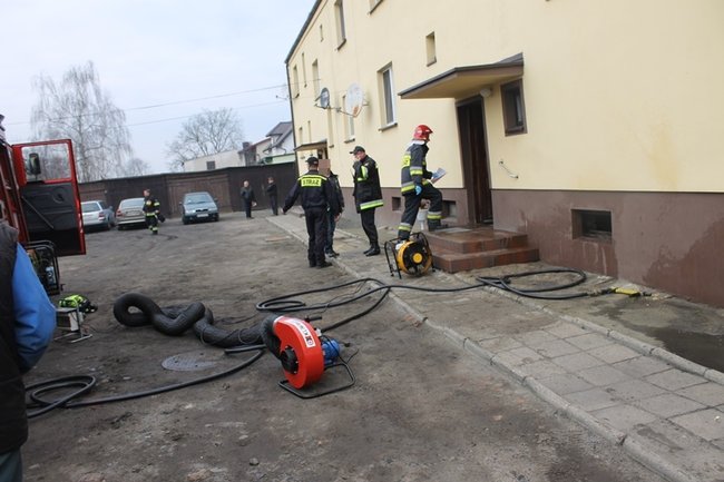 W pośpiechu opuszczali mieszkania - zdjęcia