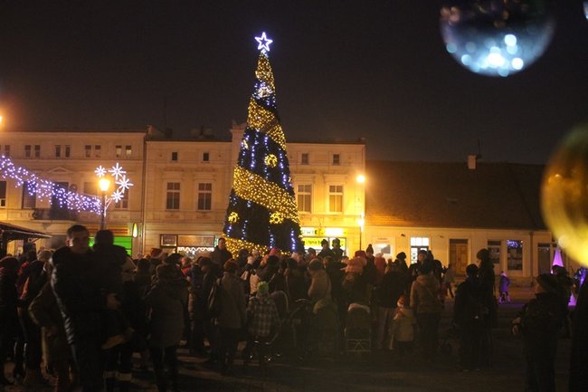 Mikołajkowe spotkanie na rynku - zdjęcia