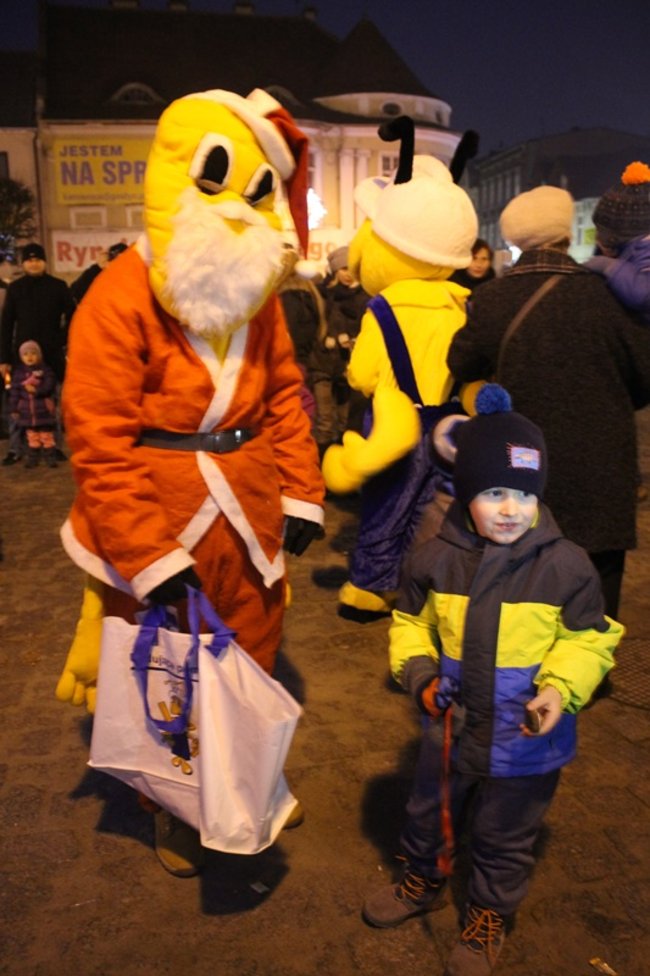 Mikołajkowe spotkanie na rynku - zdjęcia