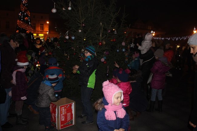 Mikołajkowe spotkanie na rynku - zdjęcia