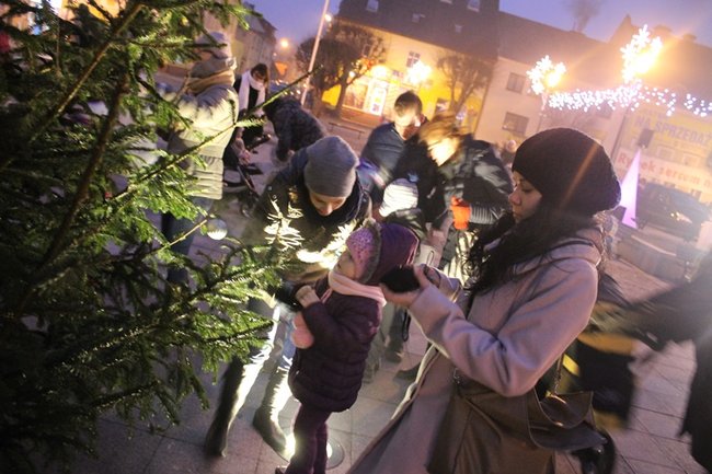 Mikołajkowe spotkanie na rynku - zdjęcia