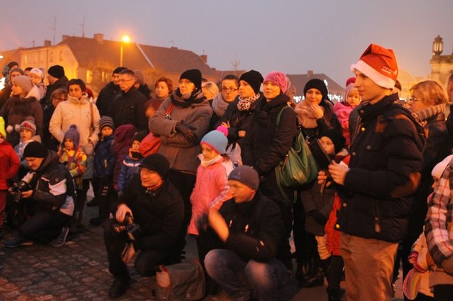 Mikołajkowe spotkanie na rynku - zdjęcia