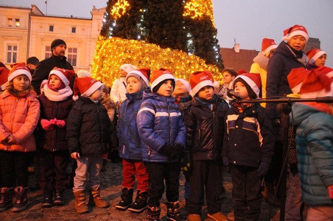 Mikołajkowe spotkanie na rynku - zdjęcia