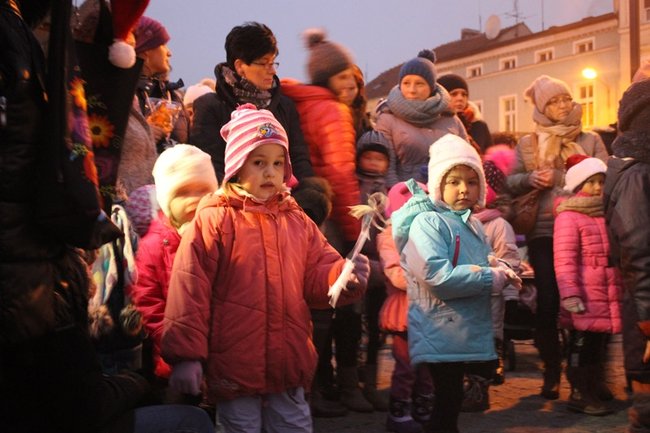 Mikołajkowe spotkanie na rynku - zdjęcia