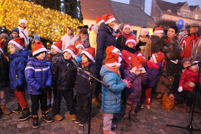 Mikołajkowe spotkanie na rynku - zdjęcia