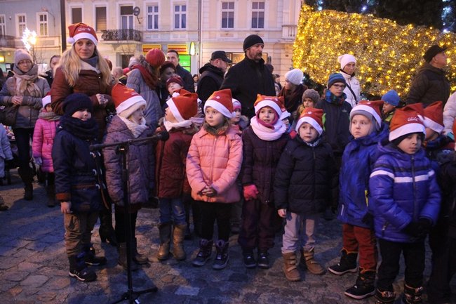 Mikołajkowe spotkanie na rynku - zdjęcia