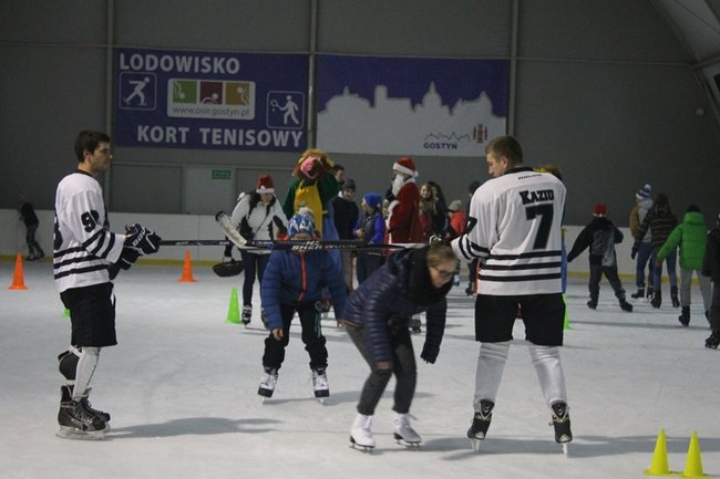 Z Mikołajem na łyżwach - zdjęcia