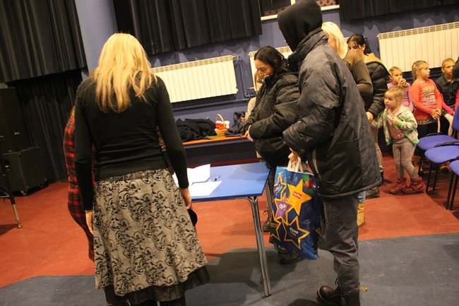 Rozdali ponad sto paczek - zdjęcia