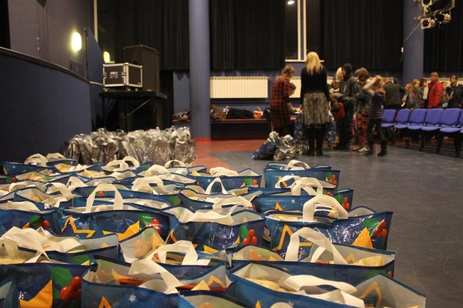 Rozdali ponad sto paczek - zdjęcia