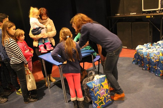 Rozdali ponad sto paczek - zdjęcia