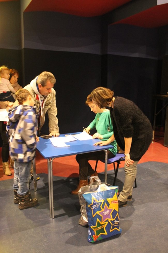 Rozdali ponad sto paczek - zdjęcia