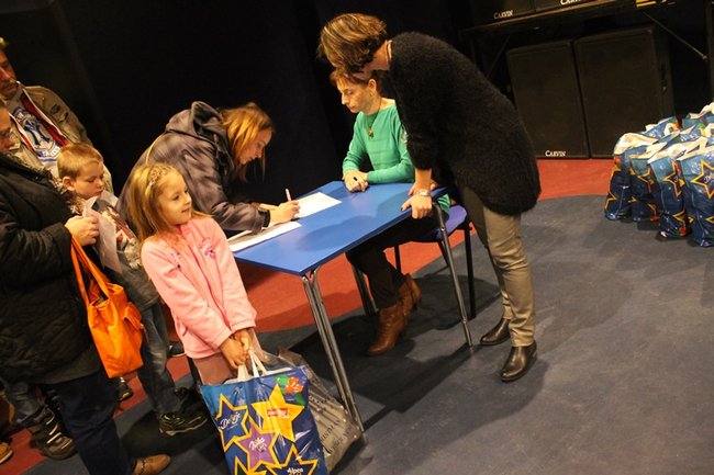 Rozdali ponad sto paczek - zdjęcia