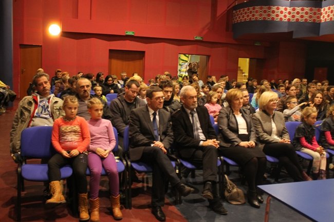 Rozdali ponad sto paczek - zdjęcia