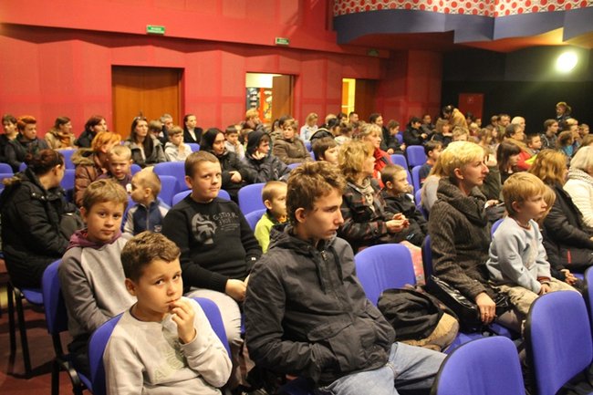 Rozdali ponad sto paczek - zdjęcia