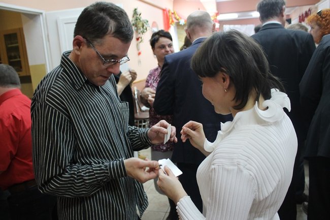 Z przyjaciółmi przy wigilijnym stole - zdjęcia