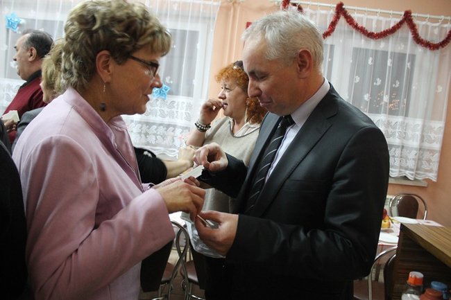 Z przyjaciółmi przy wigilijnym stole - zdjęcia