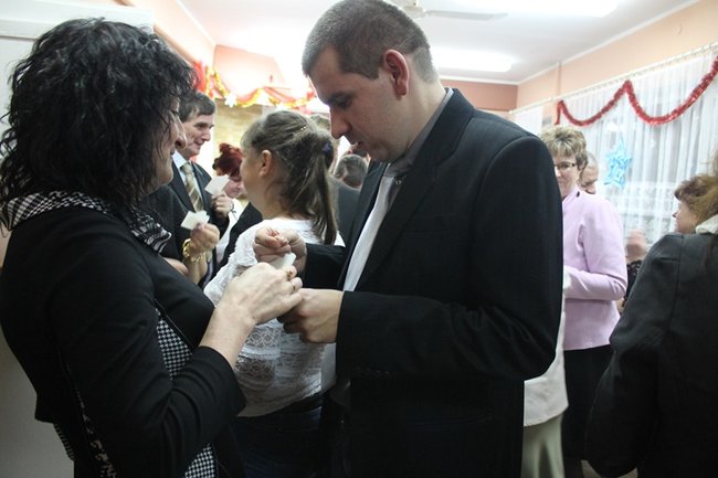 Z przyjaciółmi przy wigilijnym stole - zdjęcia