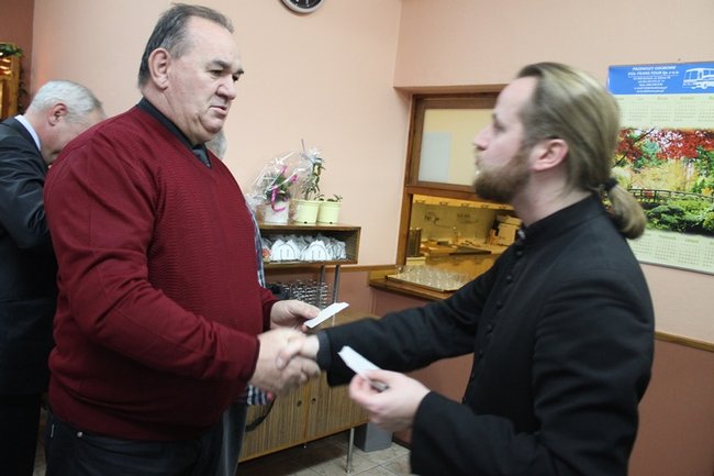 Z przyjaciółmi przy wigilijnym stole - zdjęcia