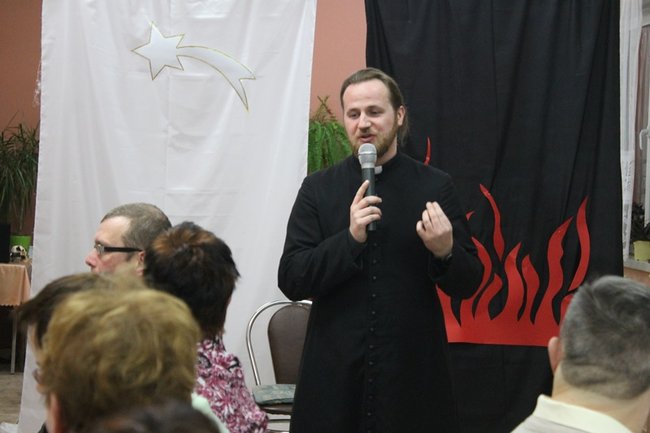 Z przyjaciółmi przy wigilijnym stole - zdjęcia