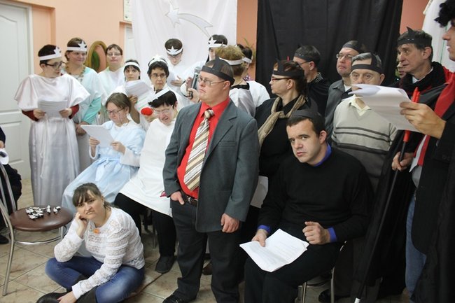 Z przyjaciółmi przy wigilijnym stole - zdjęcia