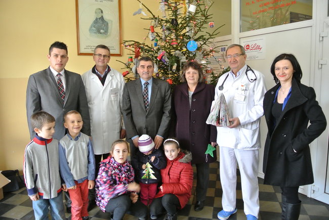 Choinka dla szpitala - zdjęcia