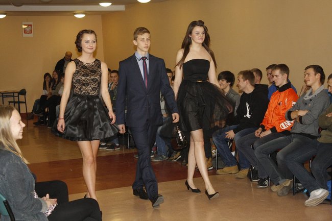 Studniówkowy zawrót głowy - zdjęcia