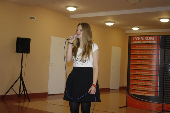 Studniówkowy zawrót głowy - zdjęcia