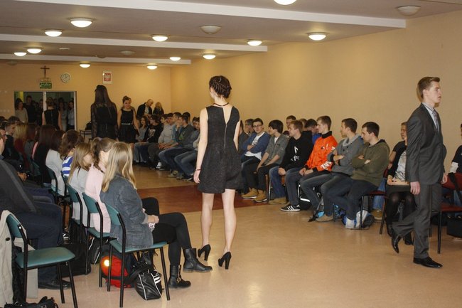 Studniówkowy zawrót głowy - zdjęcia