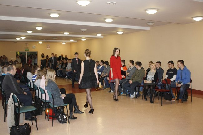 Studniówkowy zawrót głowy - zdjęcia