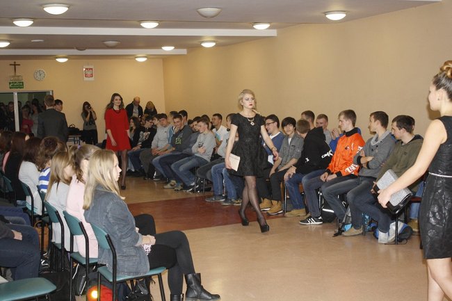 Studniówkowy zawrót głowy - zdjęcia