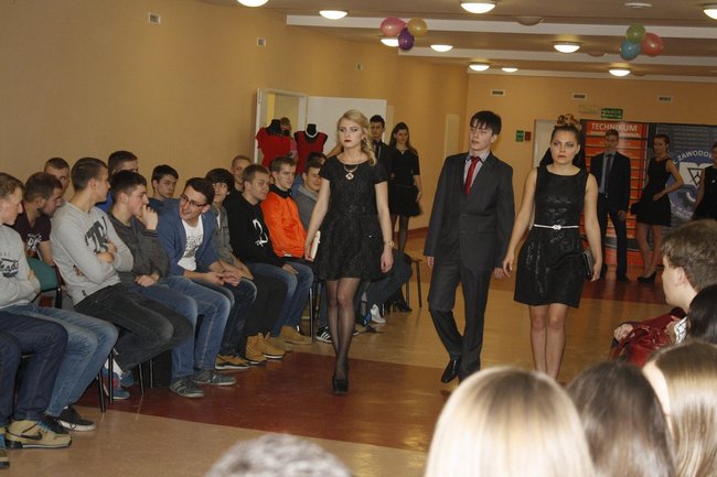 Studniówkowy zawrót głowy - zdjęcia