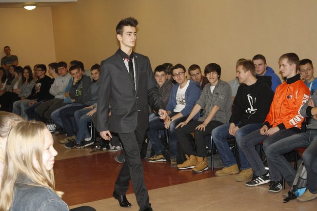 Studniówkowy zawrót głowy - zdjęcia