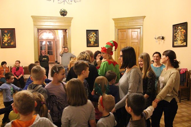 Zatańczyli z Mikołajem - zdjęcia