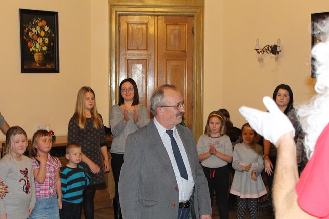 Zatańczyli z Mikołajem - zdjęcia