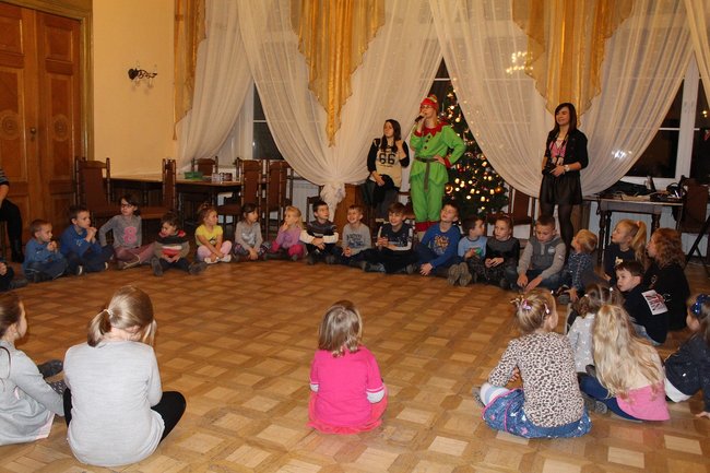 Zatańczyli z Mikołajem - zdjęcia