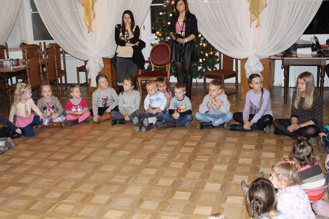 Zatańczyli z Mikołajem - zdjęcia